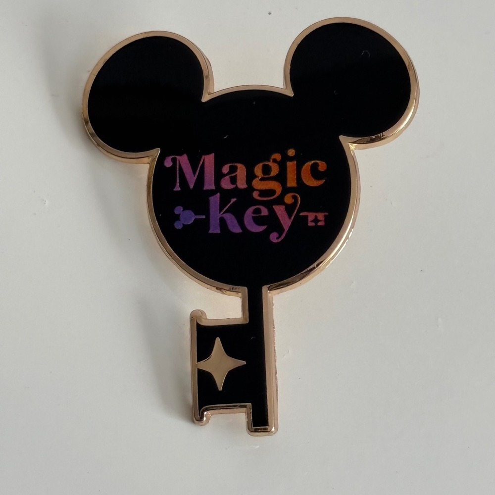 Disney Magic Key Pass Enamel Pin Disneyland Resort Mickey Mouse Gold Black